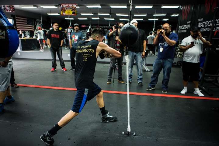 Photos Leo Santa Cruz Putting in Work For Chris Avalos Fight